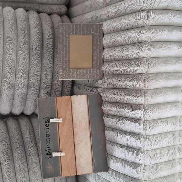 Two Standing Photo Frames - Picture 8 of 8